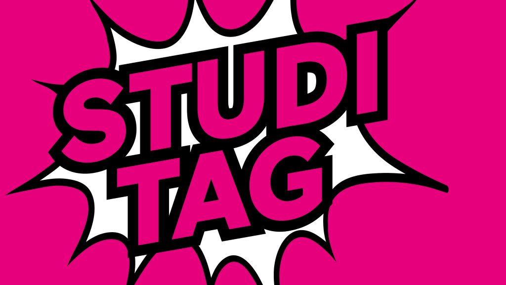 Fettgedruckter Studi-Tag-Text auf einem weißen Sternenhimmel mit leuchtendem Pink, inspiriert vom Grazer Museum Schlossberg.